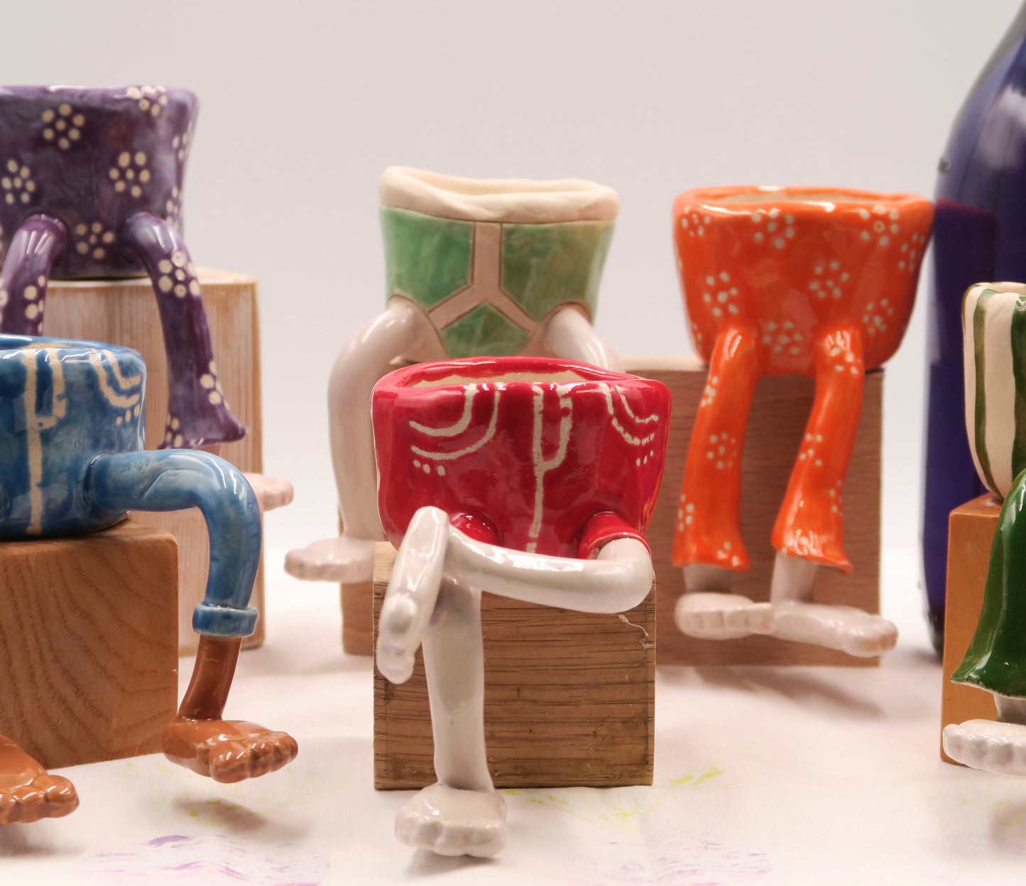 Leggy Pot – Handmade Ceramic Planter or Trinket Dish | Quirky Shelf Pot | Funny Gift | Unique Pottery Sculpture