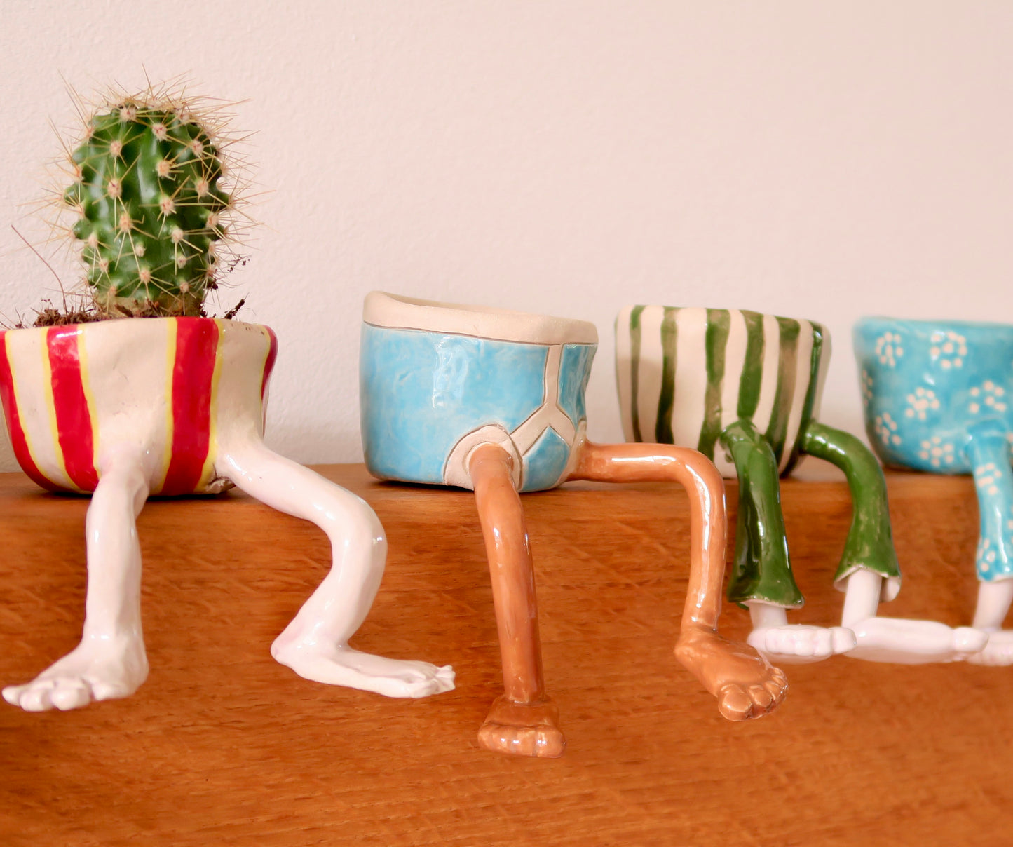 Leggy Pot – Handmade Ceramic Planter or Trinket Dish | Quirky Shelf Pot | Funny Gift | Unique Pottery Sculpture