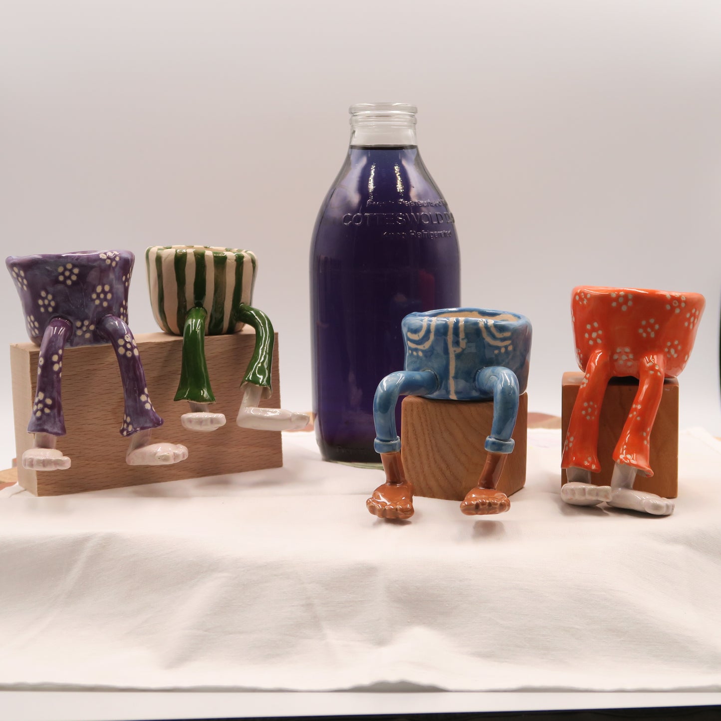 Leggy Pot – Handmade Ceramic Planter or Trinket Dish | Quirky Shelf Pot | Funny Gift | Unique Pottery Sculpture