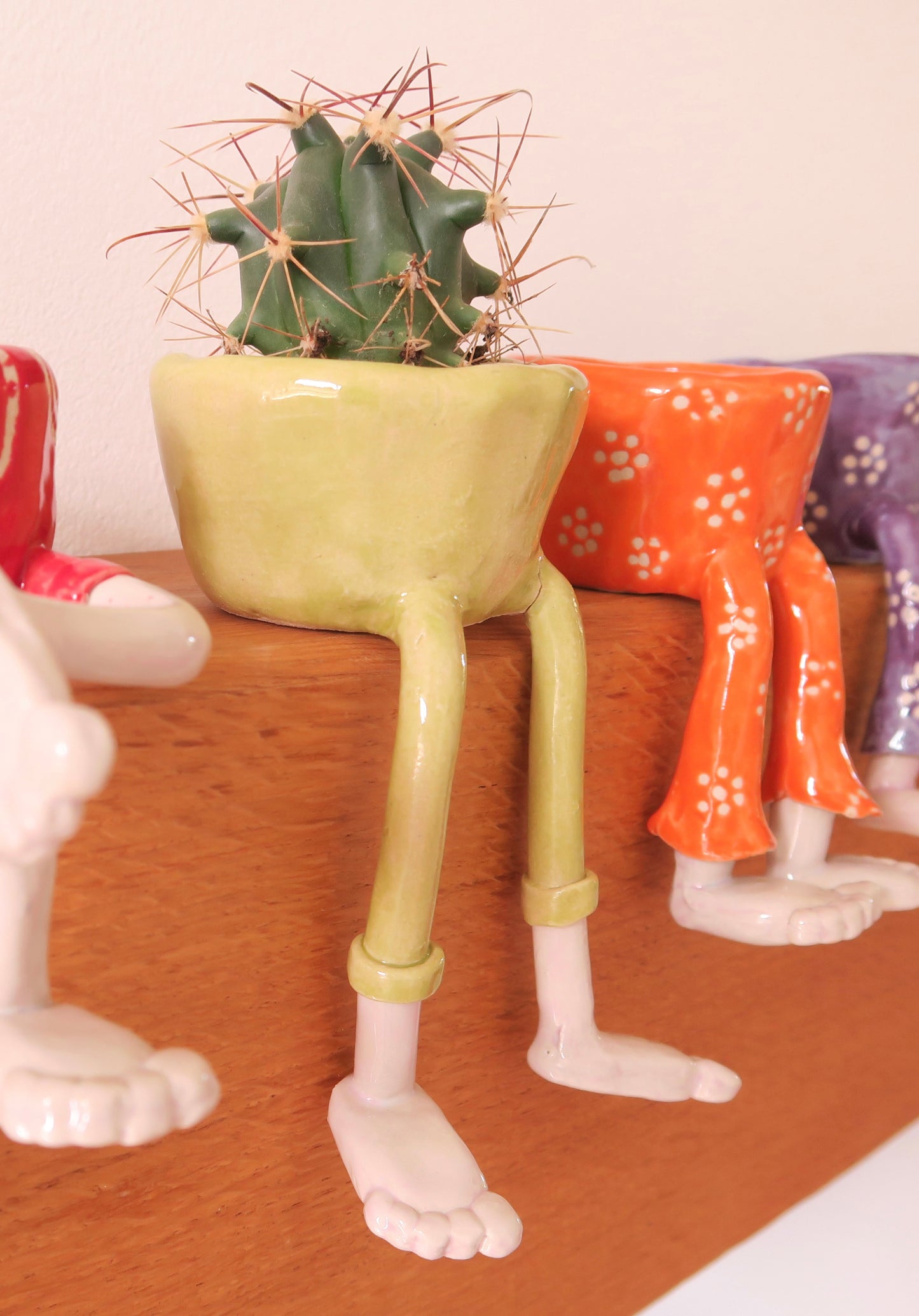 Leggy Pot – Handmade Ceramic Planter or Trinket Dish | Quirky Shelf Pot | Funny Gift | Unique Pottery Sculpture